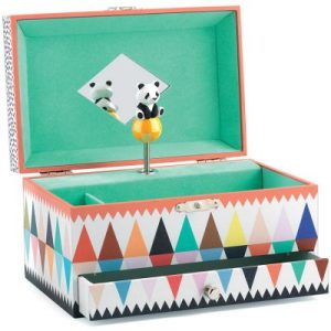 achetez Boîte à bijoux musicale La chanson du panda Djeco au meilleur prix en promo