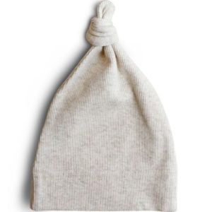 achetez Bonnet de naissance côtelé Beige Mushie au meilleur prix en promo