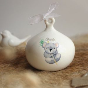 achetez Boule de Noël en porcelaine Koala (personnalisable) Gaëlle Duval au meilleur prix en promo