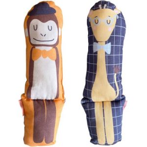 achetez Coussin réversible en coton bio girafe/singe Lucien (50 cm) Little Crevette au meilleur prix en promo