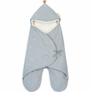 achetez Couverture nomade Kiss Me Willow Soft Blue (80 x 35 cm) Nobodinoz au meilleur prix en promo