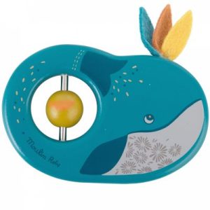 achetez Hochet en bois baleine Joséphine Le voyage d'Olga Moulin Roty au meilleur prix en promo