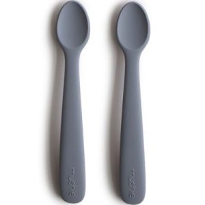 achetez Lot de 2 cuillères en silicone Tradewinds Mushie au meilleur prix en promo