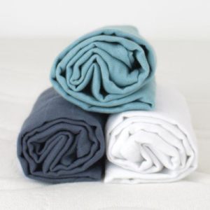 achetez Lot de 3 langes en coton bio bleu ardoise (60 x 60 cm) Kadolis au meilleur prix en promo