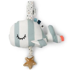 achetez Peluche musicale à suspendre baleine bleue Wally Done by Deer au meilleur prix en promo