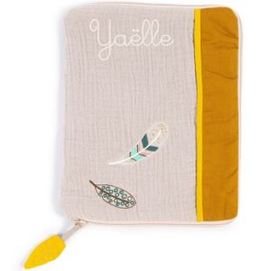 achetez Protège carnet de santé Le voyage d'Olga (personnalisable) Moulin Roty au meilleur prix en promo