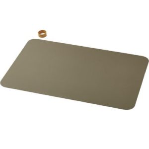 achetez Set de table en silicone Kofi Khaki golden caramel mix Liewood au meilleur prix en promo