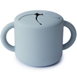achetez Tasse à goûter Snack cup Powder blue Mushie au meilleur prix en promo