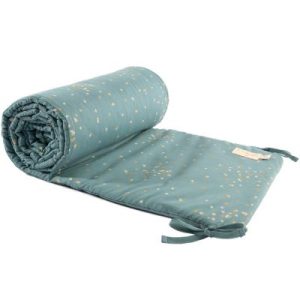 achetez Tour de lit Nest Gold Confetti vert (pour lits 60 x 120 et 70 x 140 cm) Nobodinoz au meilleur prix en promo
